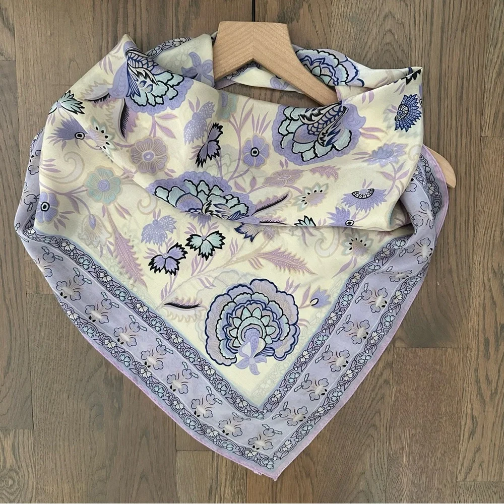 Oscar de la Renta Floral and Paisley 100% Silk Square Scarf Lavender Cream 30"sq - Picture 2 of 8